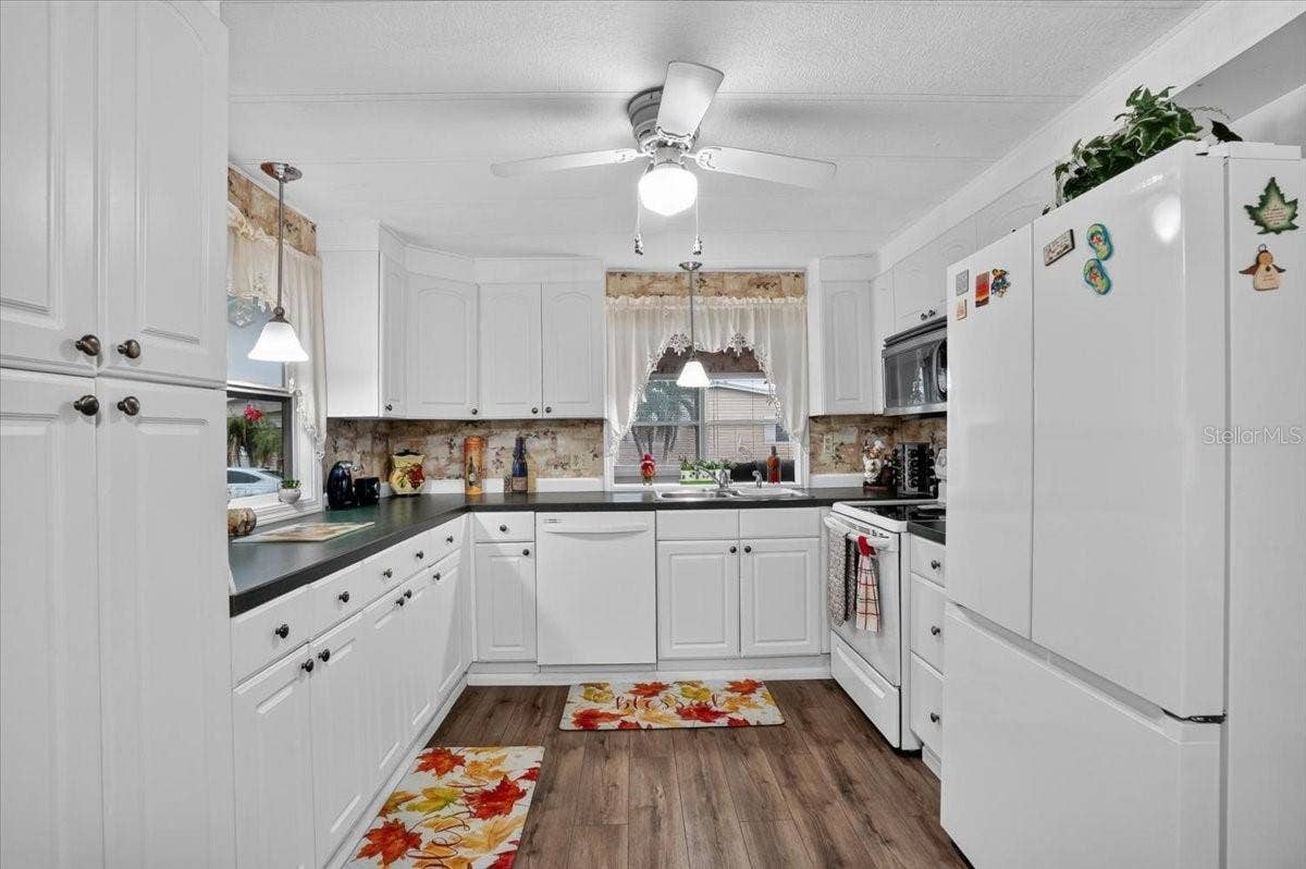 808 53RD AVENUE E, #283, Bradenton, FL 34203