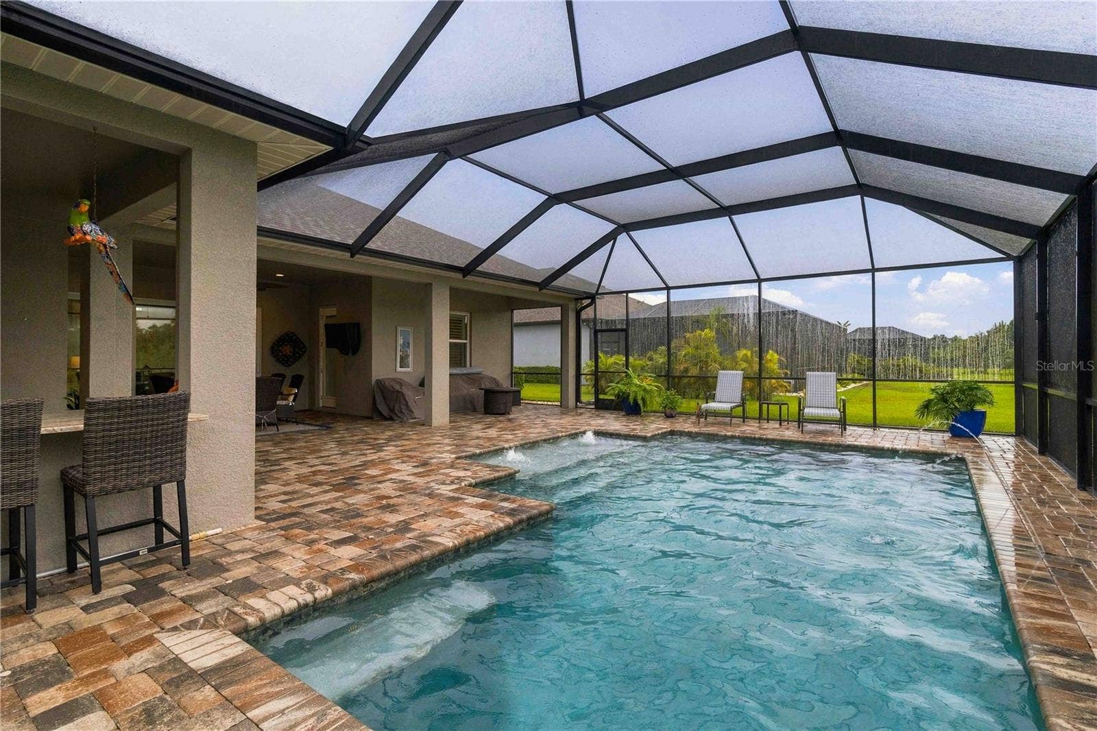 Stunning Pool with Fountain Features