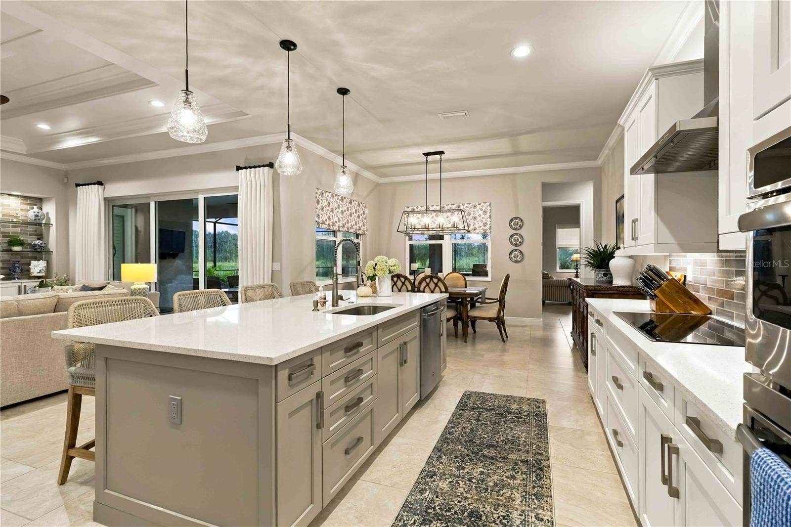 Bright & Open Kitchen