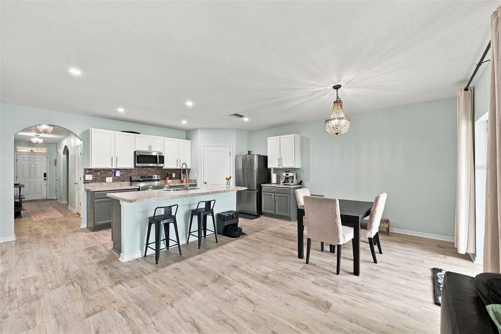 5213 11TH STREET E, Bradenton, FL 34203 Kitchen/Dining area