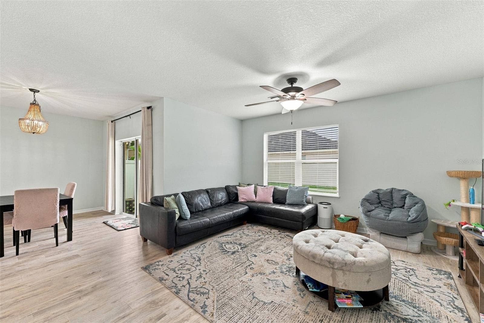 5213 11TH STREET E, Bradenton, FL 34203 Living room