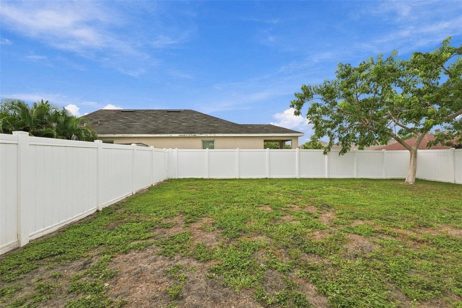 5213 11TH STREET E, Bradenton, FL 34203 Spacious fully fenced backyard