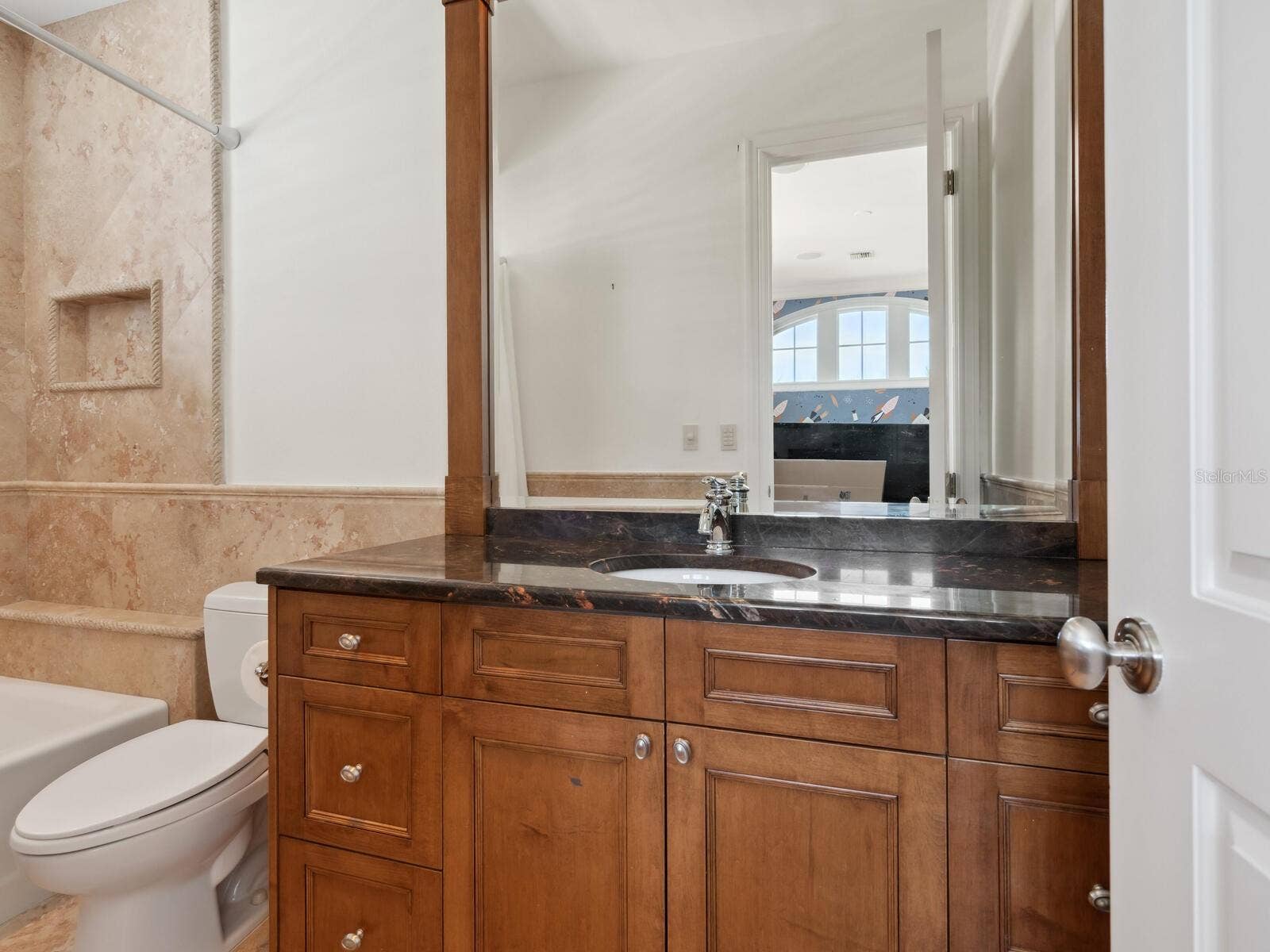 1423 HILLVIEW DRIVE, Sarasota, FL 34239 1423 HILLVIEW DRIVE, Sarasota, FL 34239