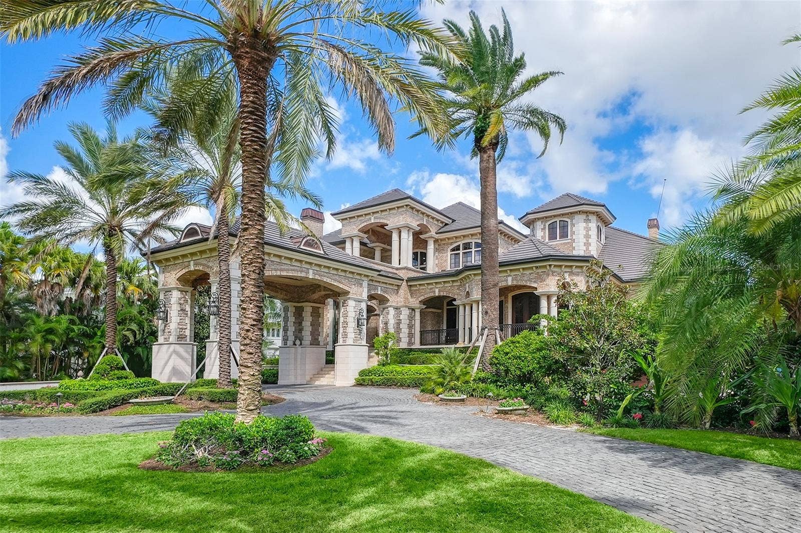 1423 HILLVIEW DRIVE, Sarasota, FL 34239 1423 HILLVIEW DRIVE, Sarasota, FL 34239