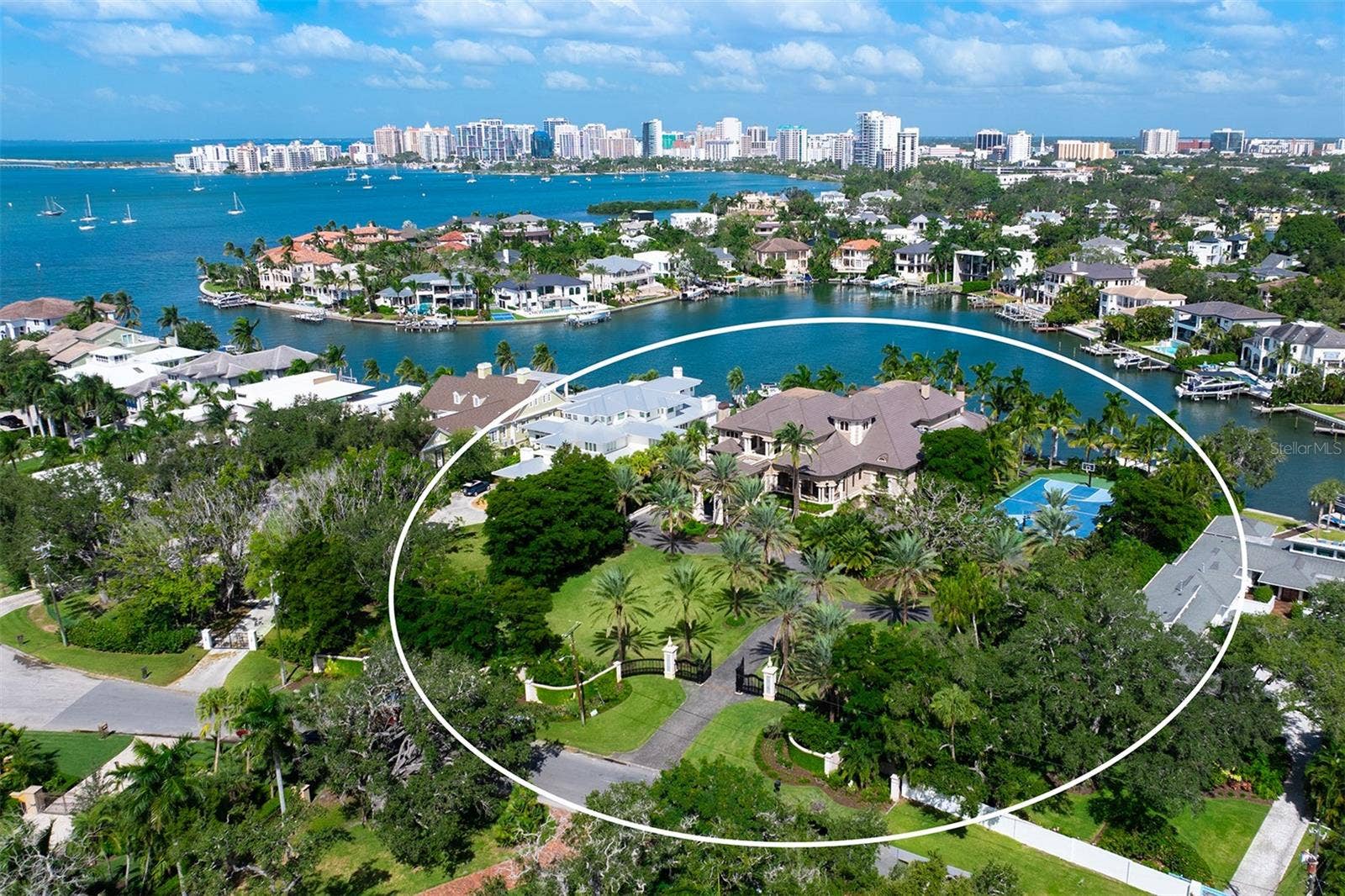 1423 HILLVIEW DRIVE, Sarasota, FL 34239 1423 HILLVIEW DRIVE, Sarasota, FL 34239
