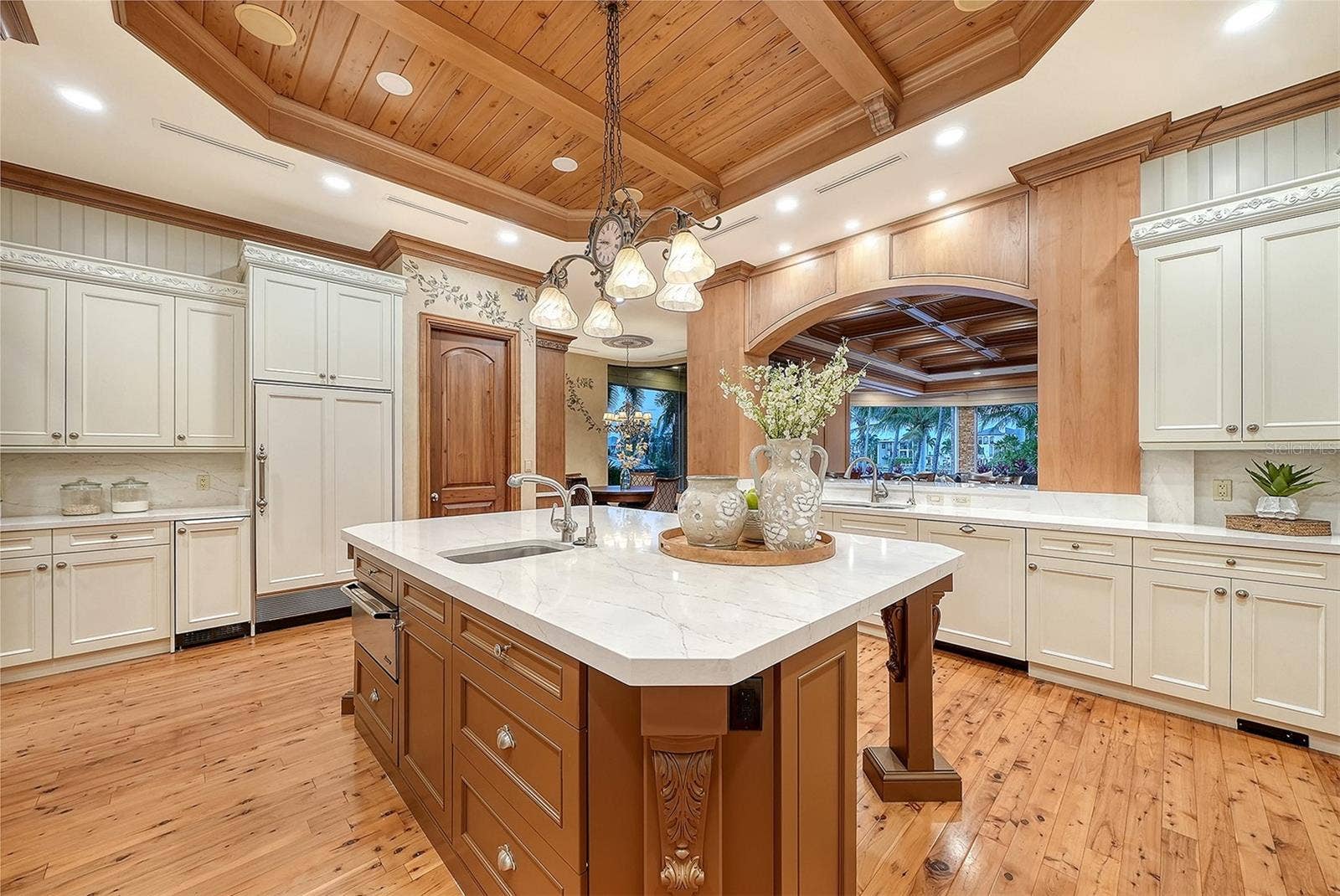 1423 HILLVIEW DRIVE, Sarasota, FL 34239 1423 HILLVIEW DRIVE, Sarasota, FL 34239