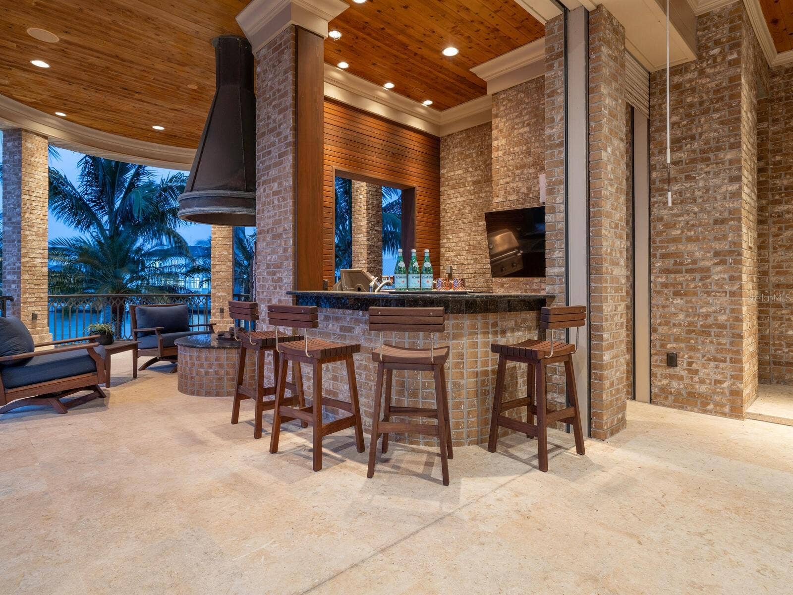 1423 HILLVIEW DRIVE, Sarasota, FL 34239 1423 HILLVIEW DRIVE, Sarasota, FL 34239