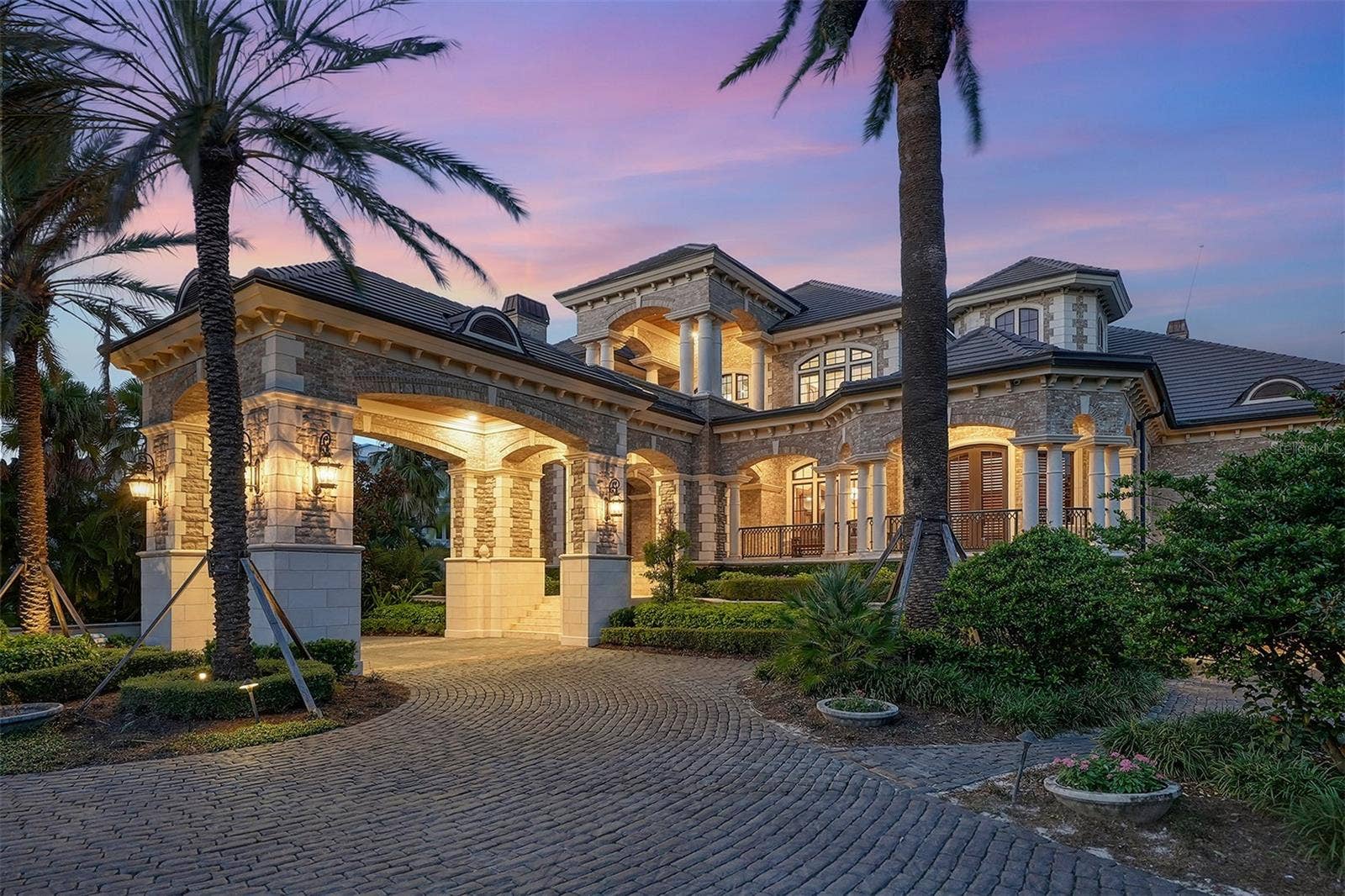 1423 HILLVIEW DRIVE, Sarasota, FL 34239 1423 HILLVIEW DRIVE, Sarasota, FL 34239