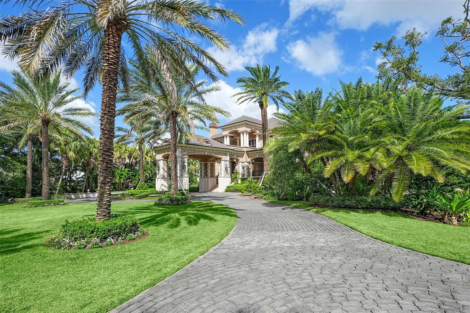 1423 HILLVIEW DRIVE, Sarasota, FL 34239 1423 HILLVIEW DRIVE, Sarasota, FL 34239