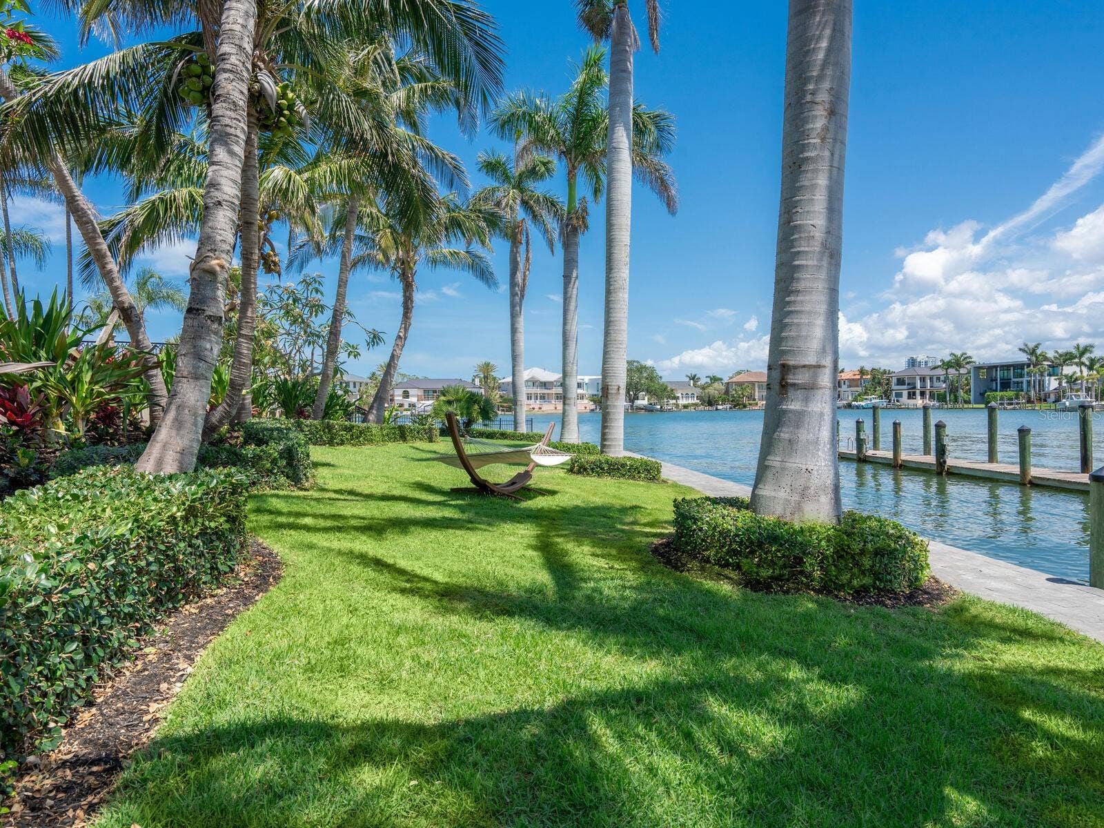 1423 HILLVIEW DRIVE, Sarasota, FL 34239 1423 HILLVIEW DRIVE, Sarasota, FL 34239