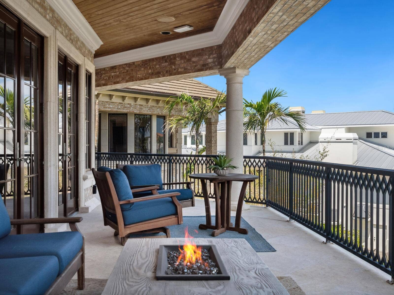 1423 HILLVIEW DRIVE, Sarasota, FL 34239 1423 HILLVIEW DRIVE, Sarasota, FL 34239