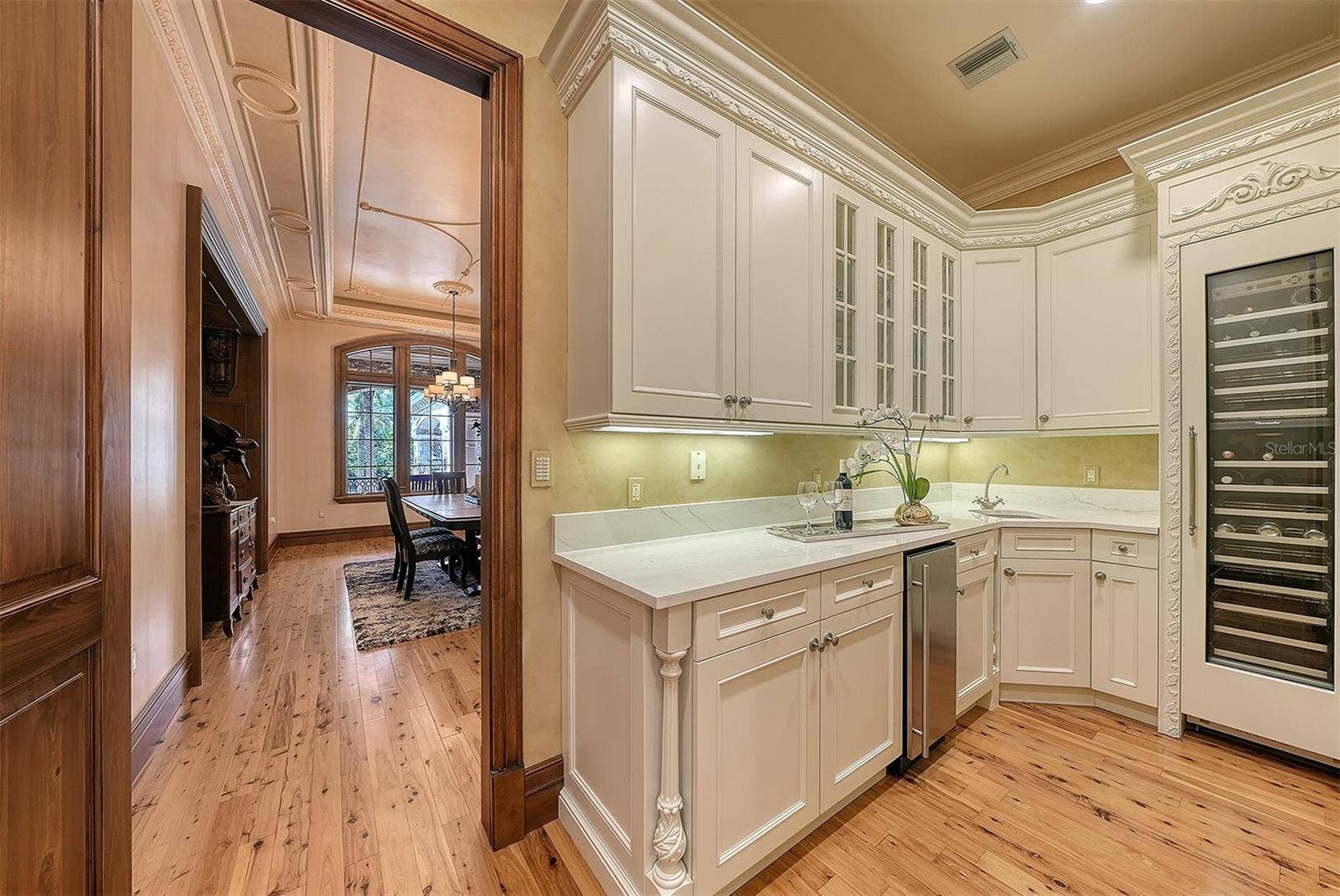 1423 HILLVIEW DRIVE, Sarasota, FL 34239 1423 HILLVIEW DRIVE, Sarasota, FL 34239