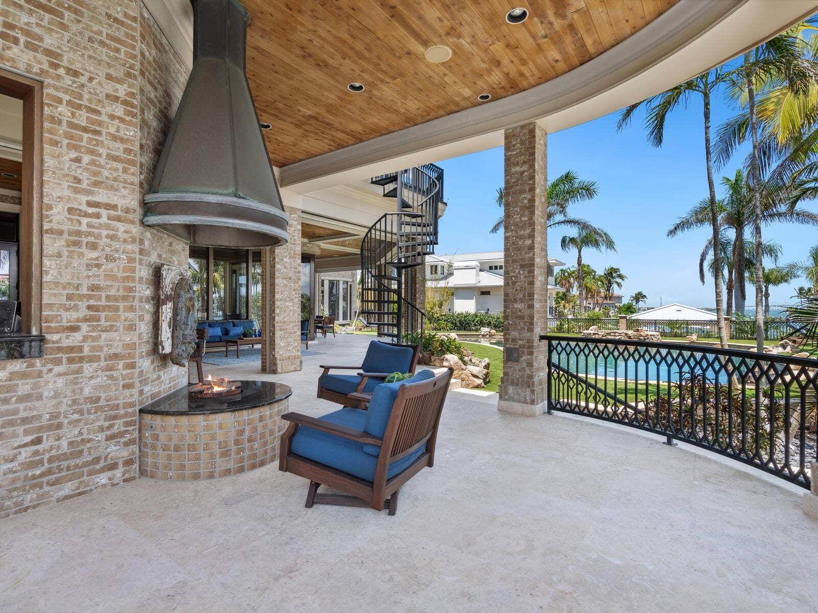 1423 HILLVIEW DRIVE, Sarasota, FL 34239 1423 HILLVIEW DRIVE, Sarasota, FL 34239
