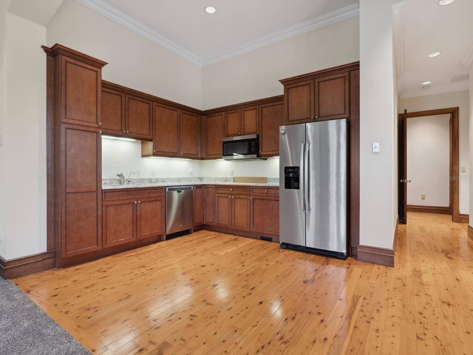 1423 HILLVIEW DRIVE, Sarasota, FL 34239 1423 HILLVIEW DRIVE, Sarasota, FL 34239