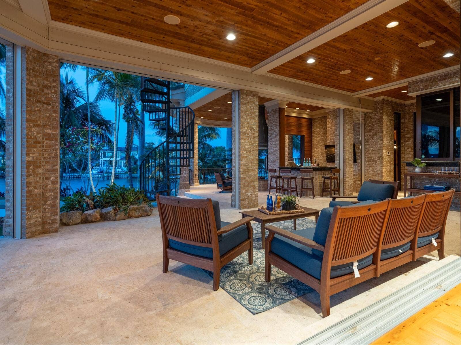 1423 HILLVIEW DRIVE, Sarasota, FL 34239 1423 HILLVIEW DRIVE, Sarasota, FL 34239