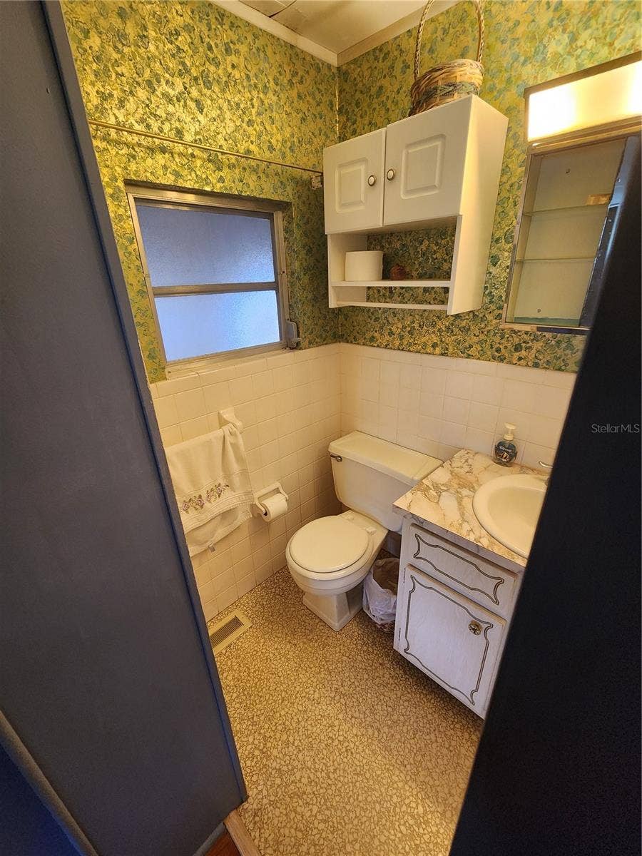 5317 CHATEAU LANE, Bradenton, FL 34207