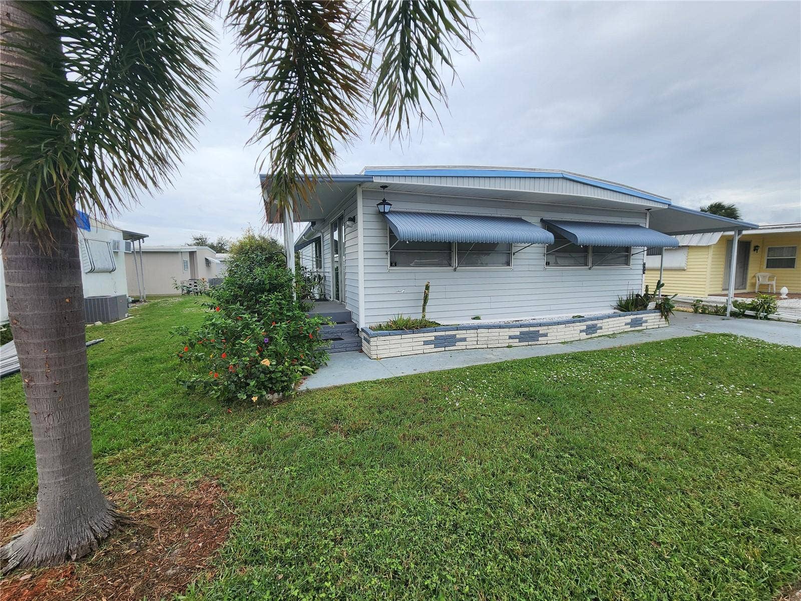 5317 CHATEAU LANE, Bradenton, FL 34207