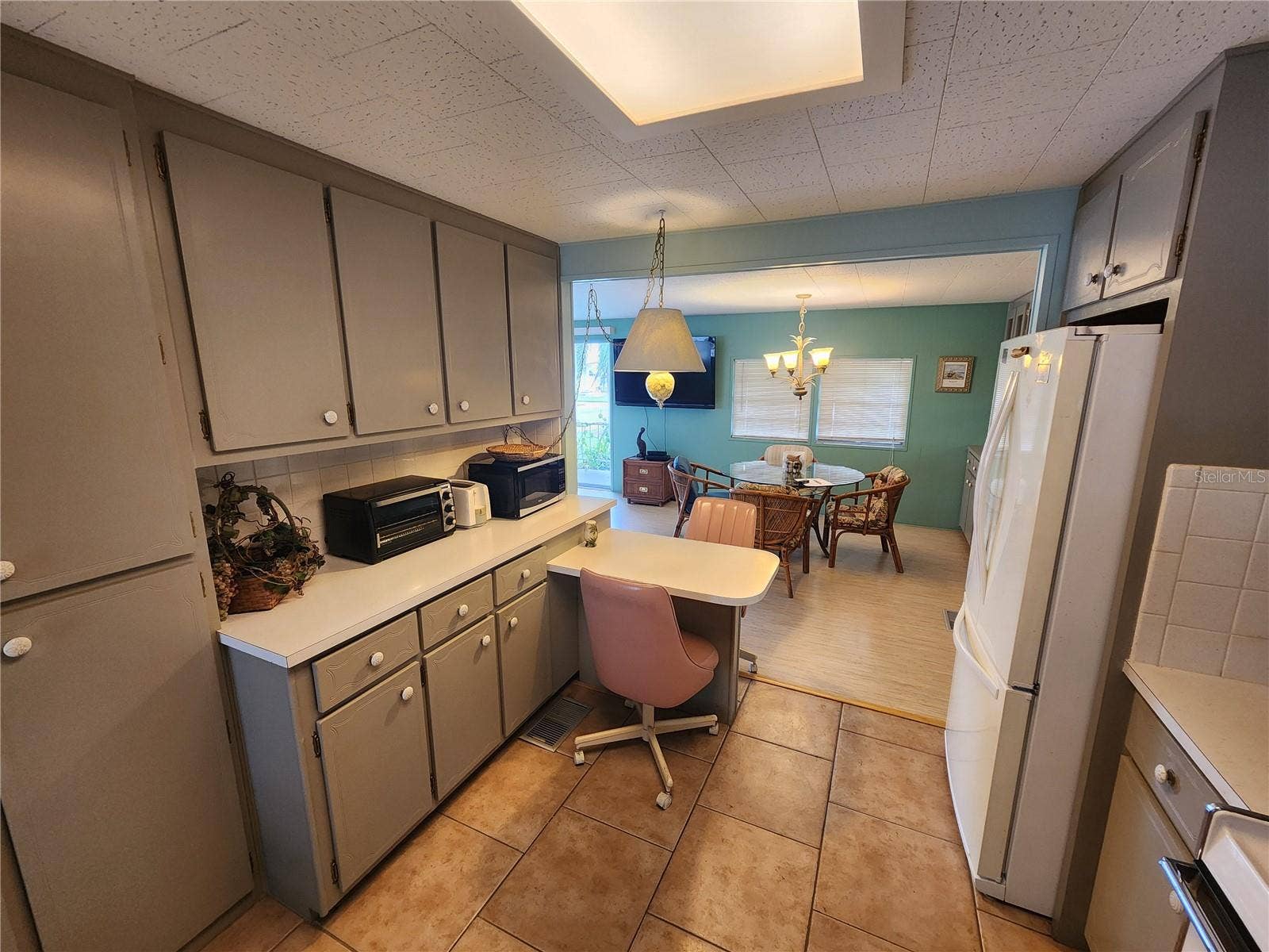 5317 CHATEAU LANE, Bradenton, FL 34207