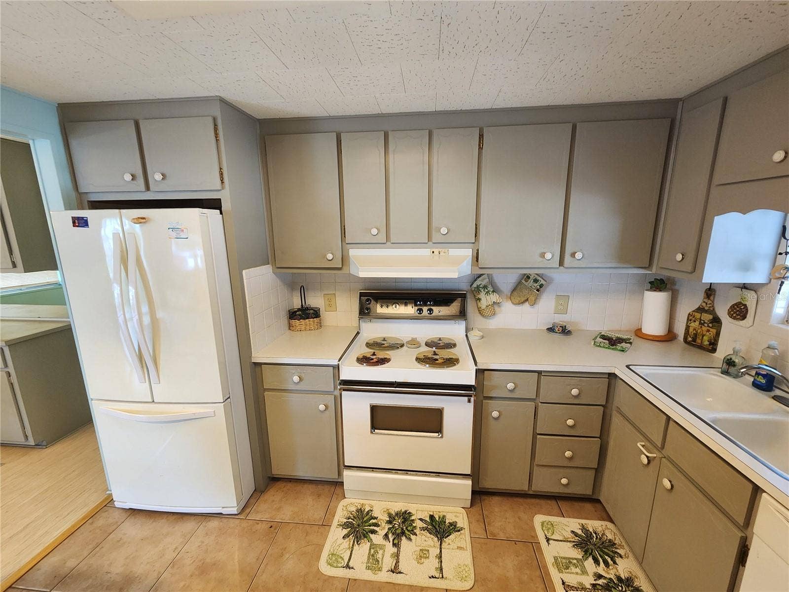 5317 CHATEAU LANE, Bradenton, FL 34207
