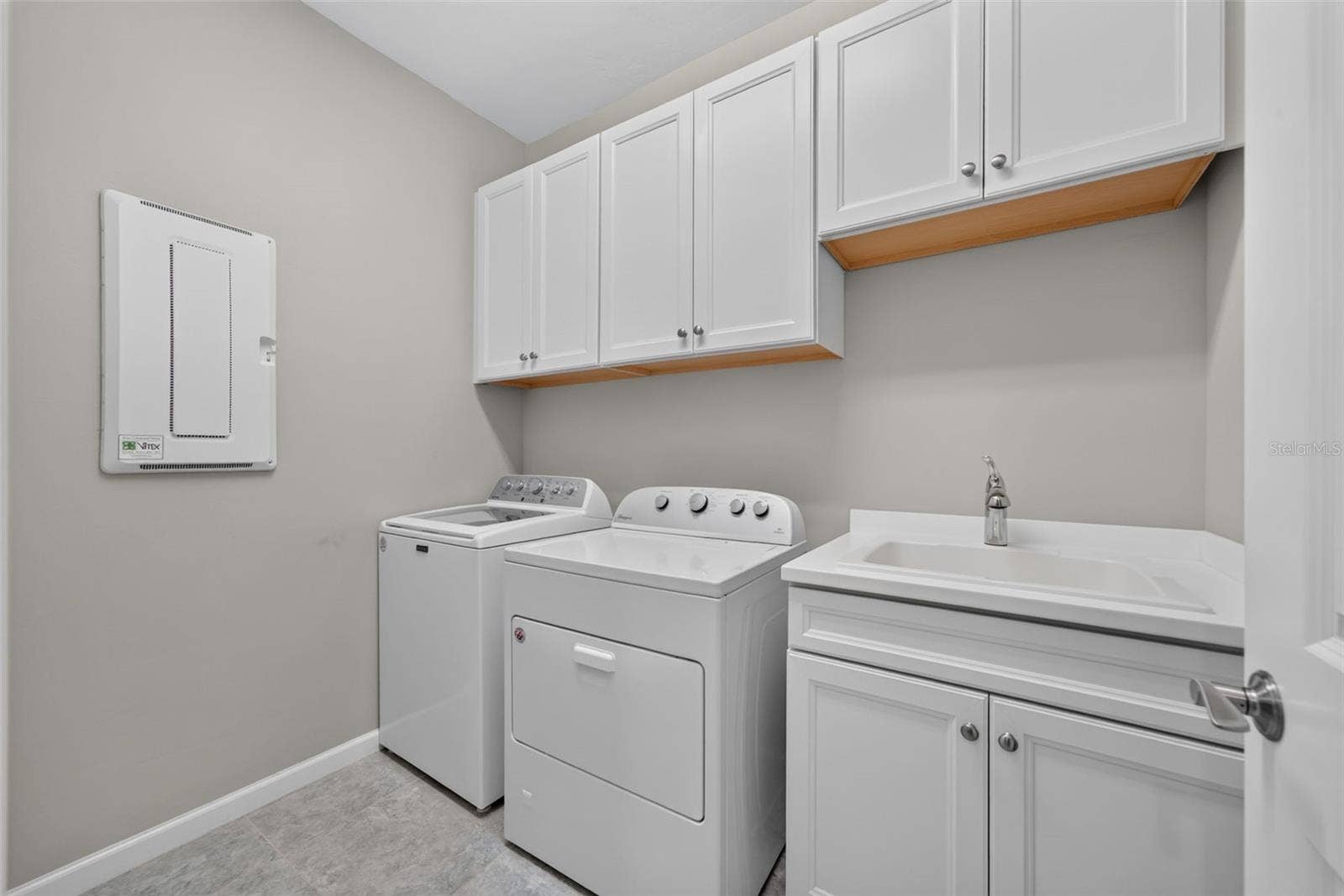12326 BLUE HILL TRAIL, Bradenton, FL 34211 12326 BLUE HILL TRAIL, Bradenton, FL 34211