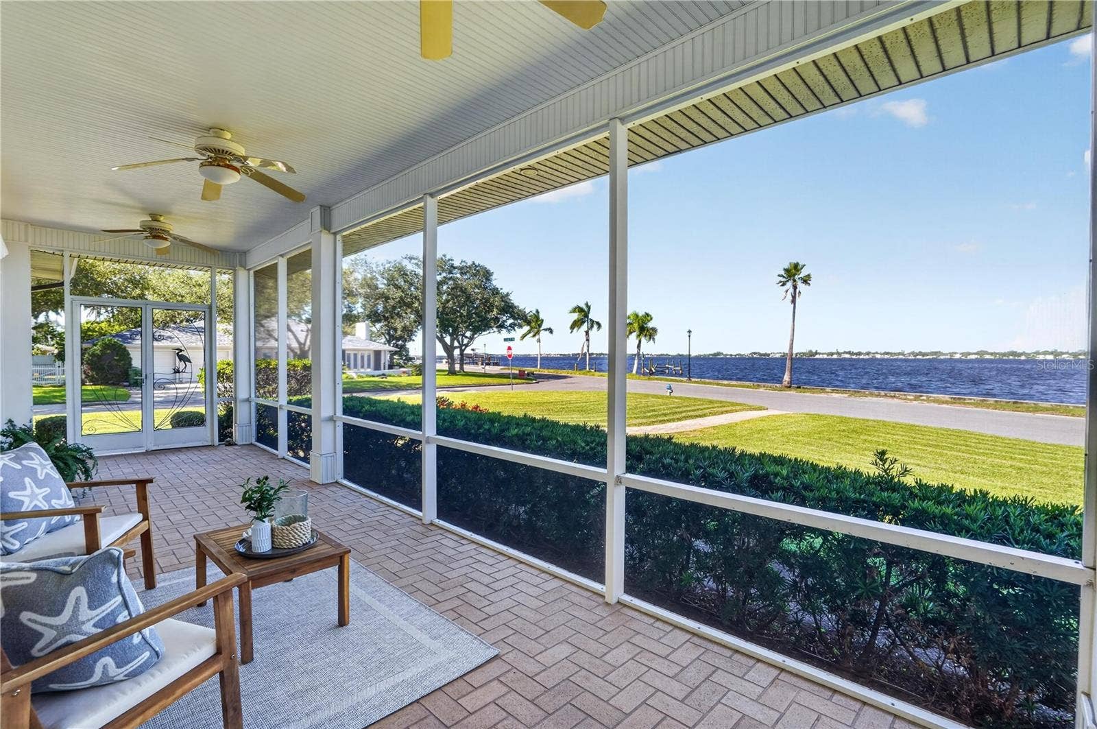 2305 RIVERVIEW BOULEVARD, Bradenton, FL 34205 2305 RIVERVIEW BOULEVARD, Bradenton, FL 34205