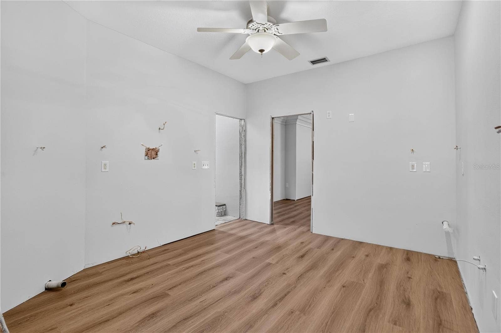 2305 RIVERVIEW BOULEVARD, Bradenton, FL 34205 2305 RIVERVIEW BOULEVARD, Bradenton, FL 34205
