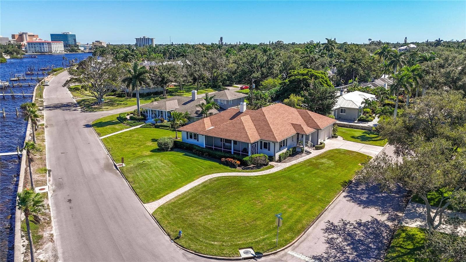 2305 RIVERVIEW BOULEVARD, Bradenton, FL 34205 2305 RIVERVIEW BOULEVARD, Bradenton, FL 34205