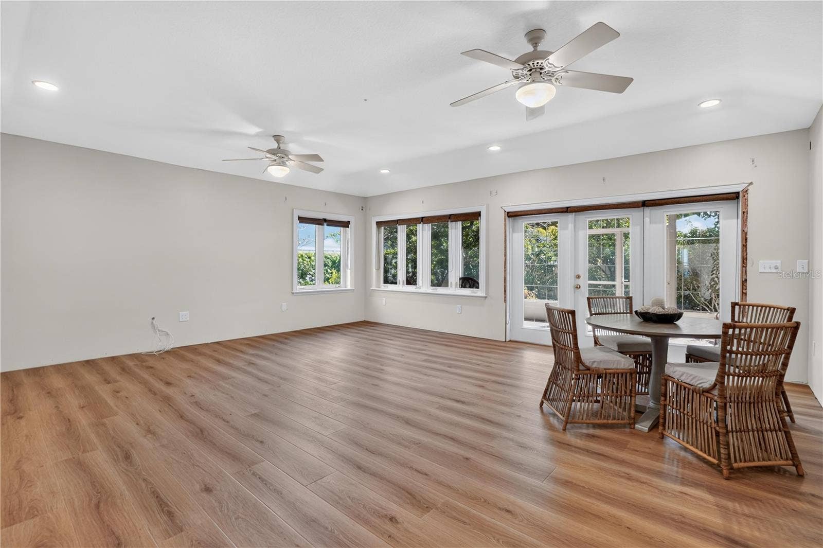 2305 RIVERVIEW BOULEVARD, Bradenton, FL 34205 2305 RIVERVIEW BOULEVARD, Bradenton, FL 34205