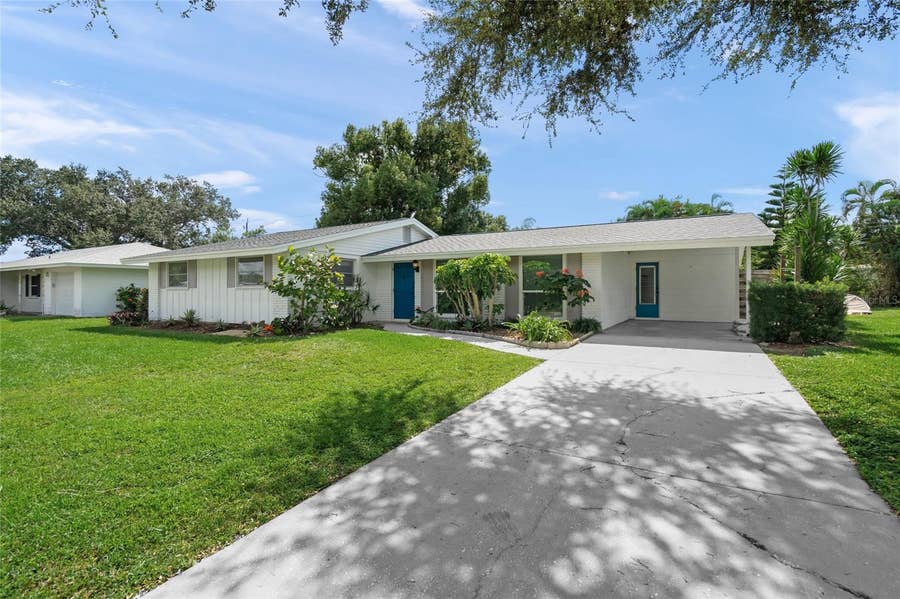 Property photo for 3185 REGATTA CIRCLE, Sarasota, FL