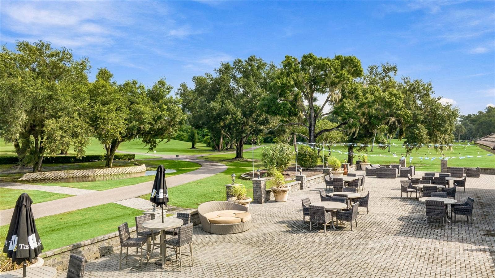 3306 LITTLE COUNTRY ROAD, Parrish, FL 34219 Patio seating for dining al fresco!