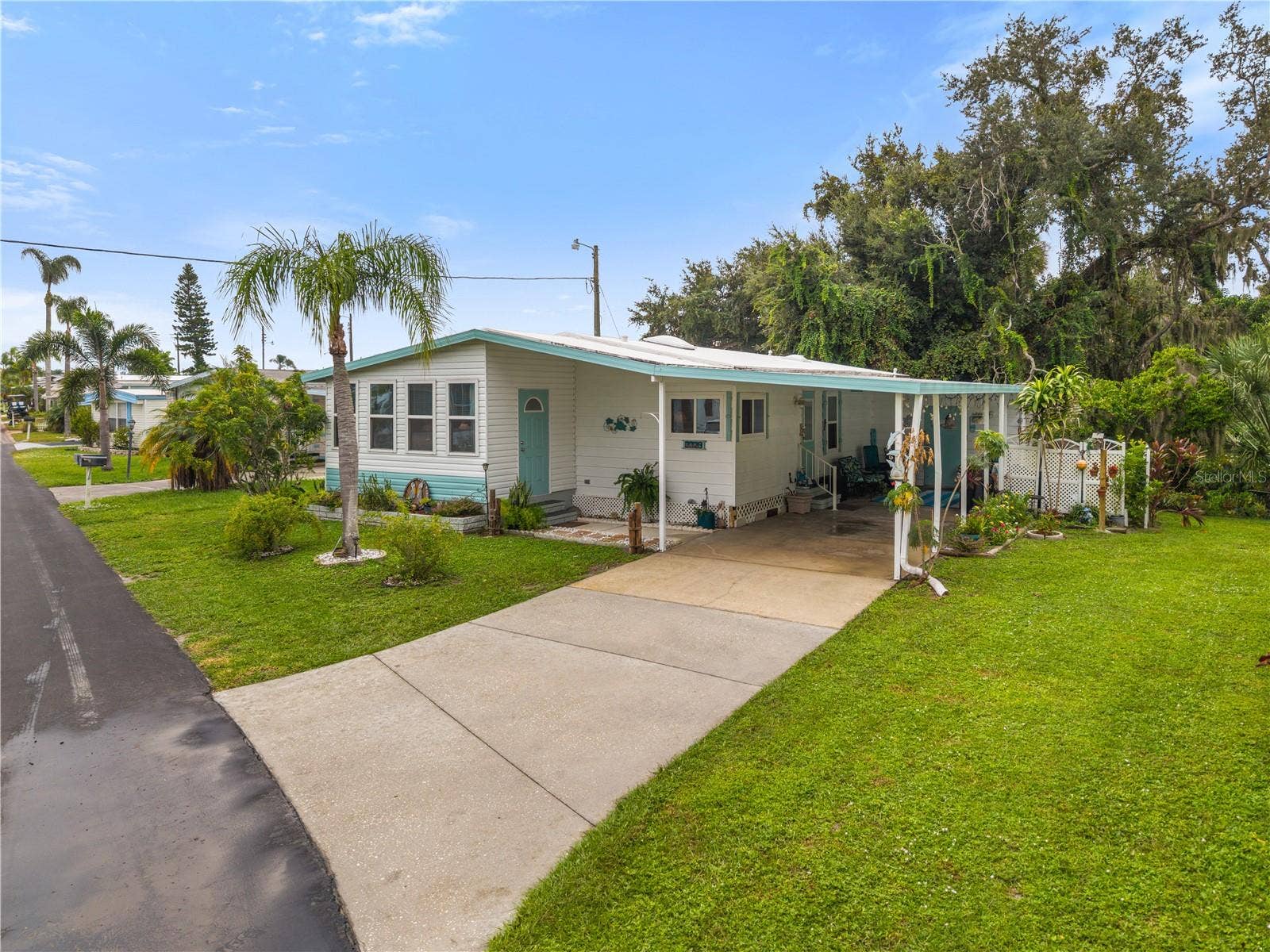 3329 EILEEN DRIVE, Ellenton, FL 34222 3329 EILEEN DRIVE, Ellenton, FL 34222