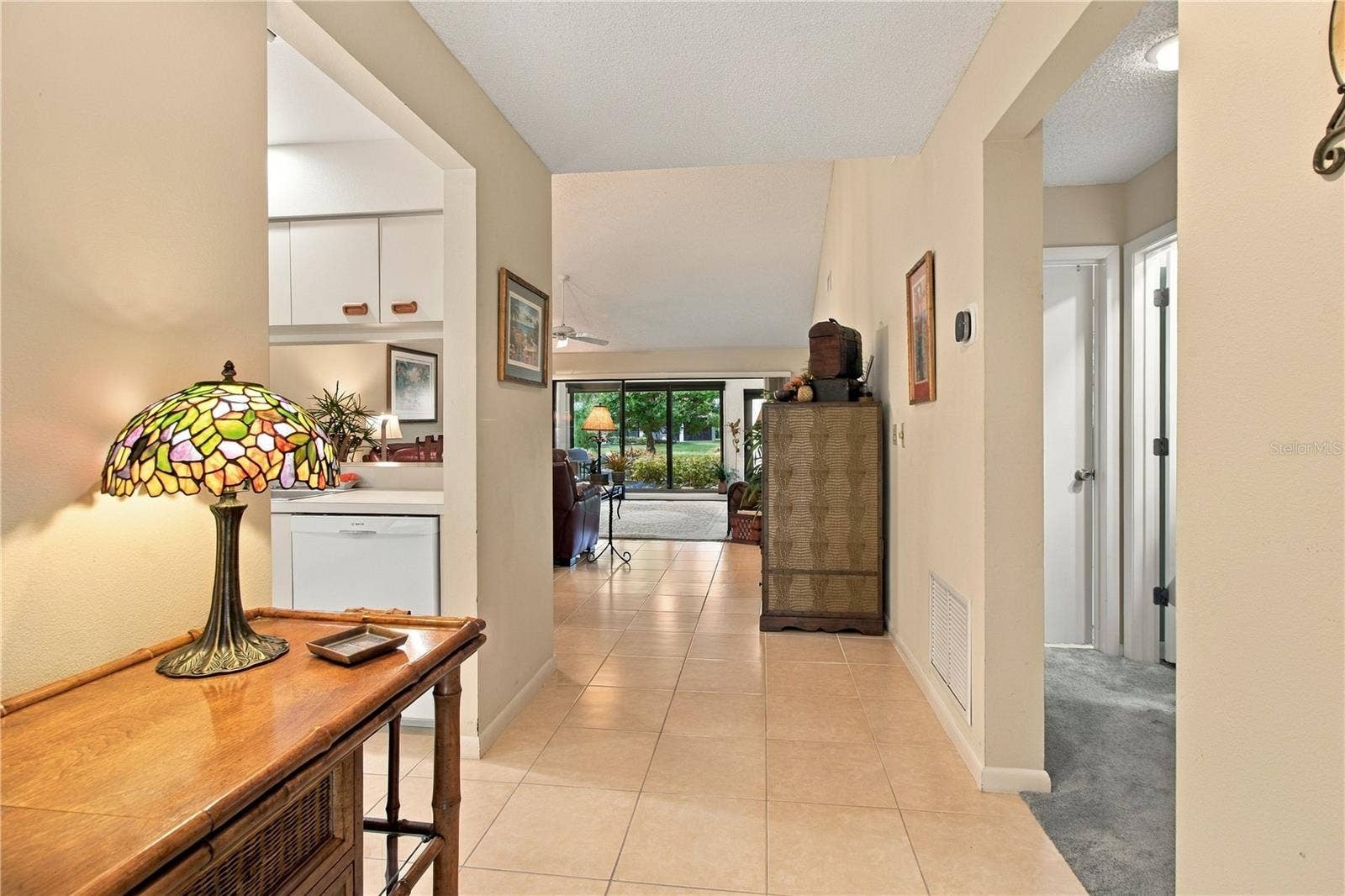 3123 SANDLEHEATH, #4, Sarasota, FL 34235 Entry