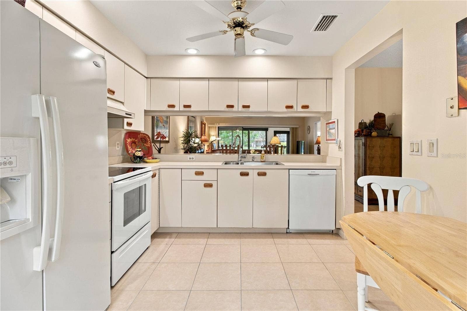 3123 SANDLEHEATH, #4, Sarasota, FL 34235 Kitchen