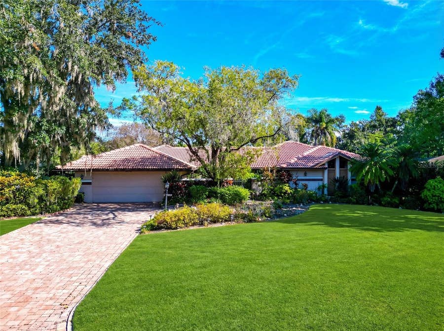 Property photo for 6976 COUNTRY LAKES CIRCLE, Sarasota, FL