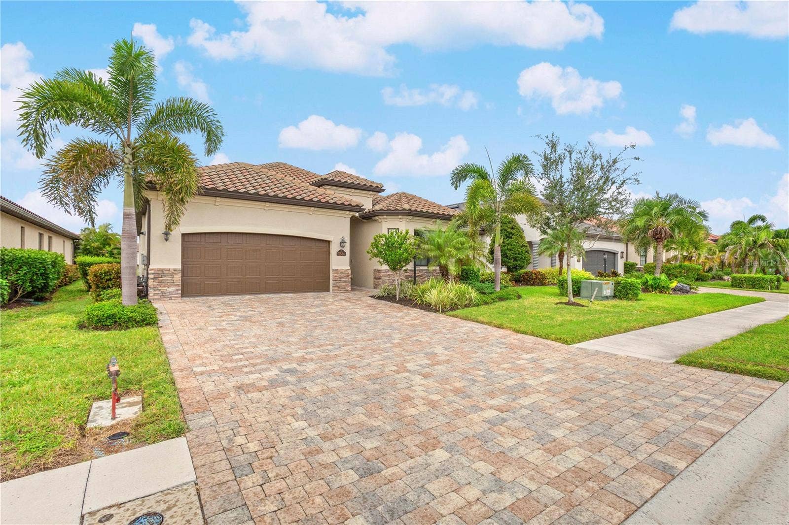 5634 CHEECH GLEN, Lakewood Ranch, FL 34211