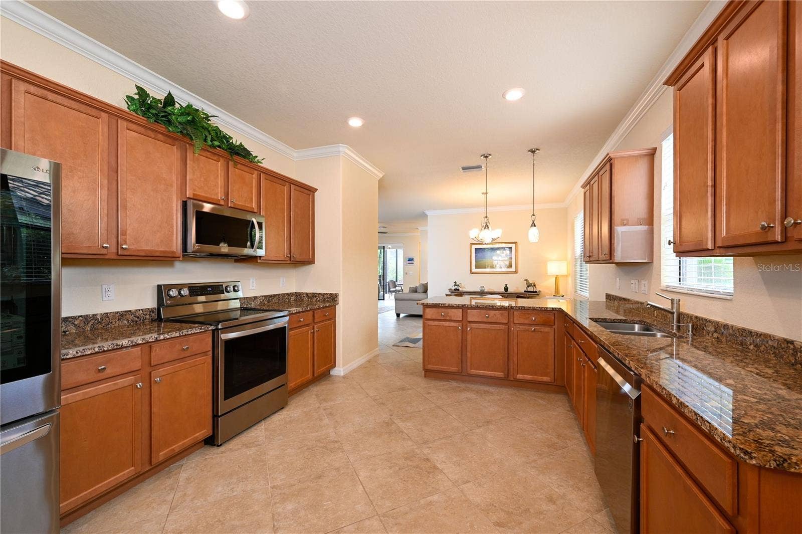 7124 MARSH VIEW TERRACE STREET, Bradenton, FL 34212 Kitchen facing main dining area