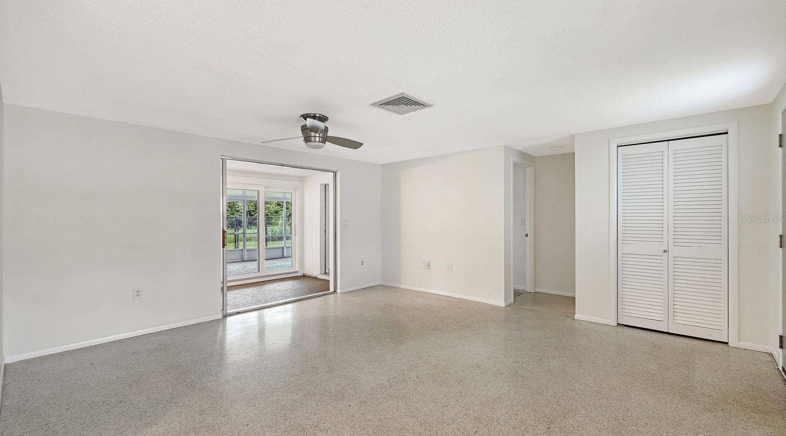 Living and Florida Rooms