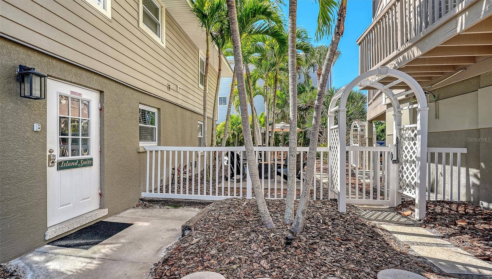 662 CALLE DEL OTONO, Sarasota, FL 34242