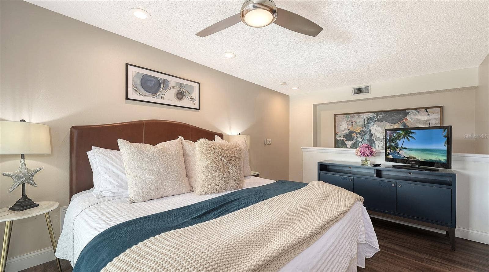 662 CALLE DEL OTONO, Sarasota, FL 34242