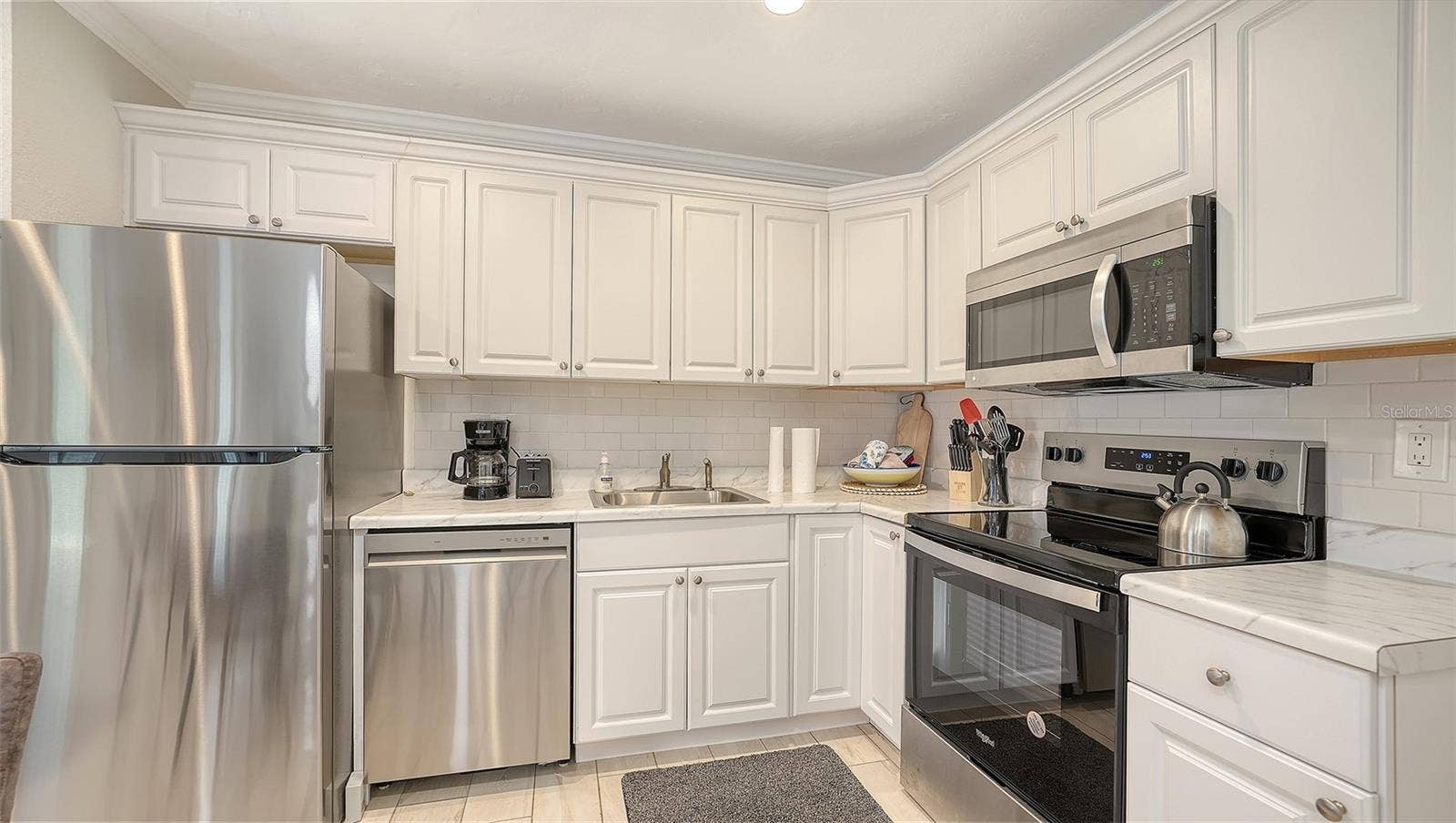 662 CALLE DEL OTONO, Sarasota, FL 34242