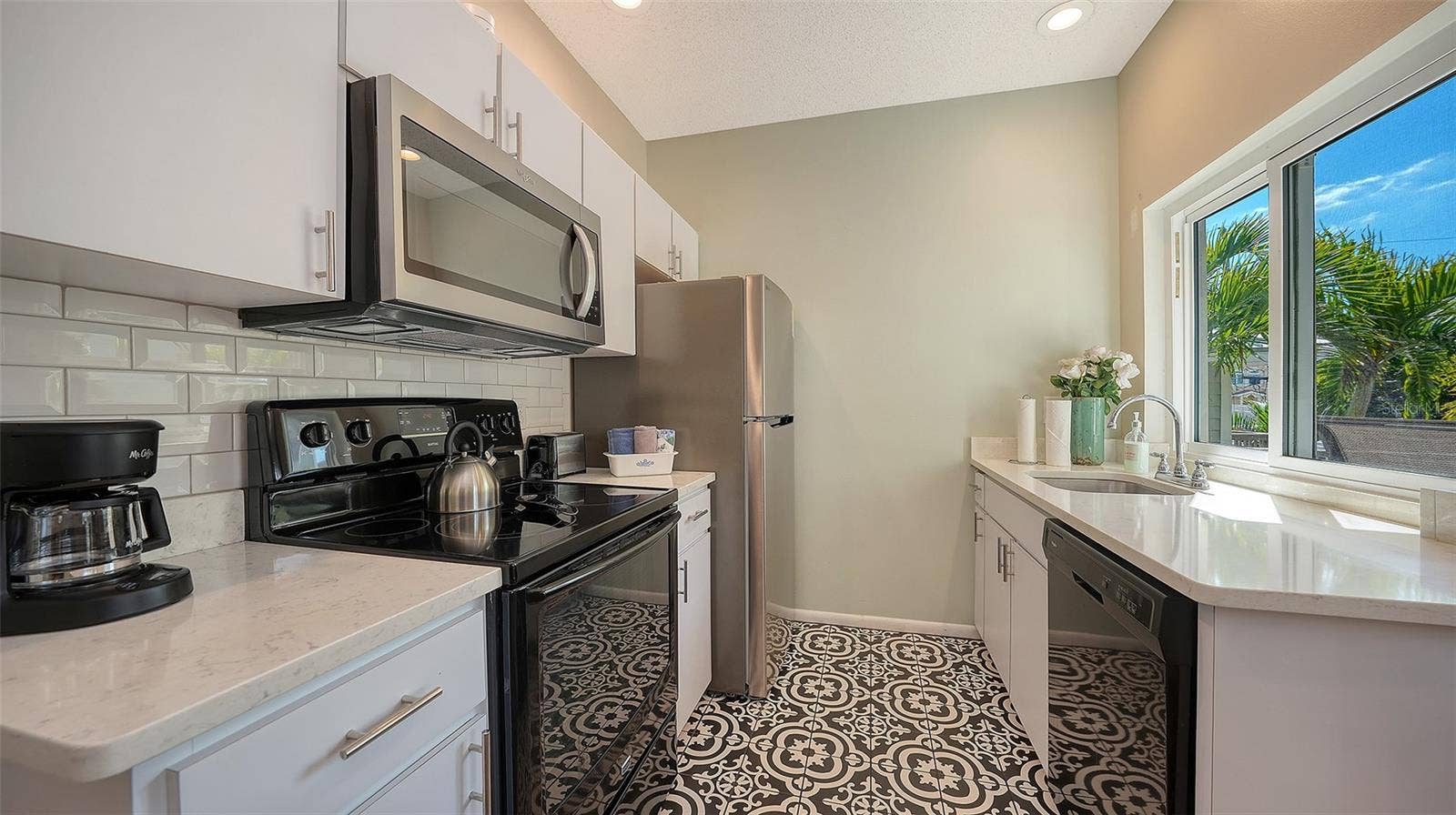 662 CALLE DEL OTONO, Sarasota, FL 34242