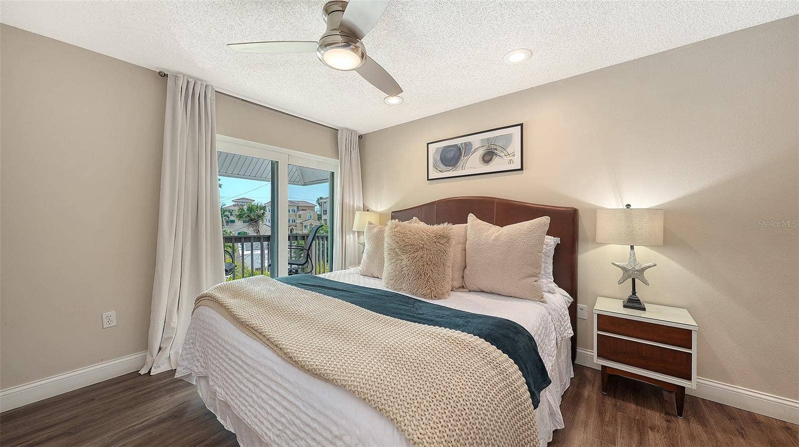 662 CALLE DEL OTONO, Sarasota, FL 34242