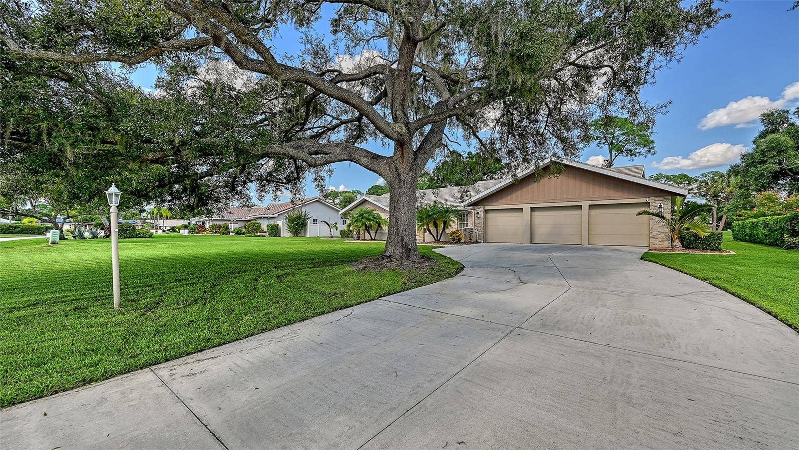 7913 BROADMOOR PINES BOULEVARD, Sarasota, FL 34243 7913 BROADMOOR PINES BOULEVARD, Sarasota, FL 34243