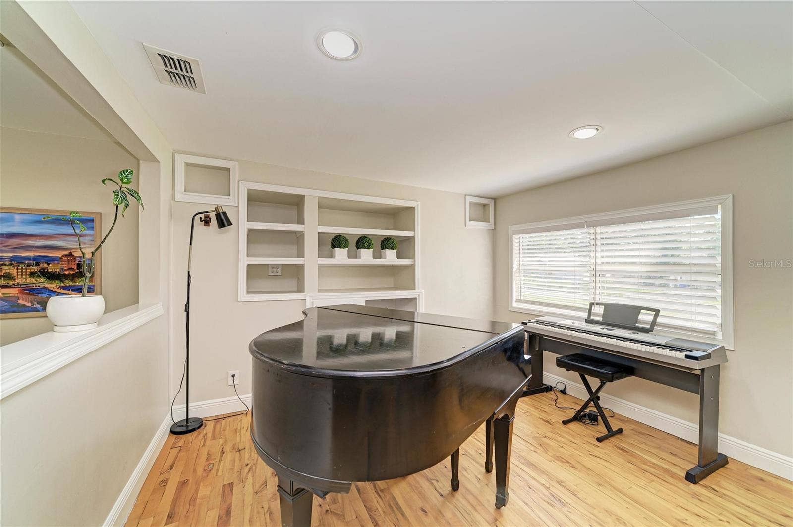 5271 43RD TERRACE N, St Petersburg, FL 33709 5271 43RD TERRACE N, St Petersburg, FL 33709
