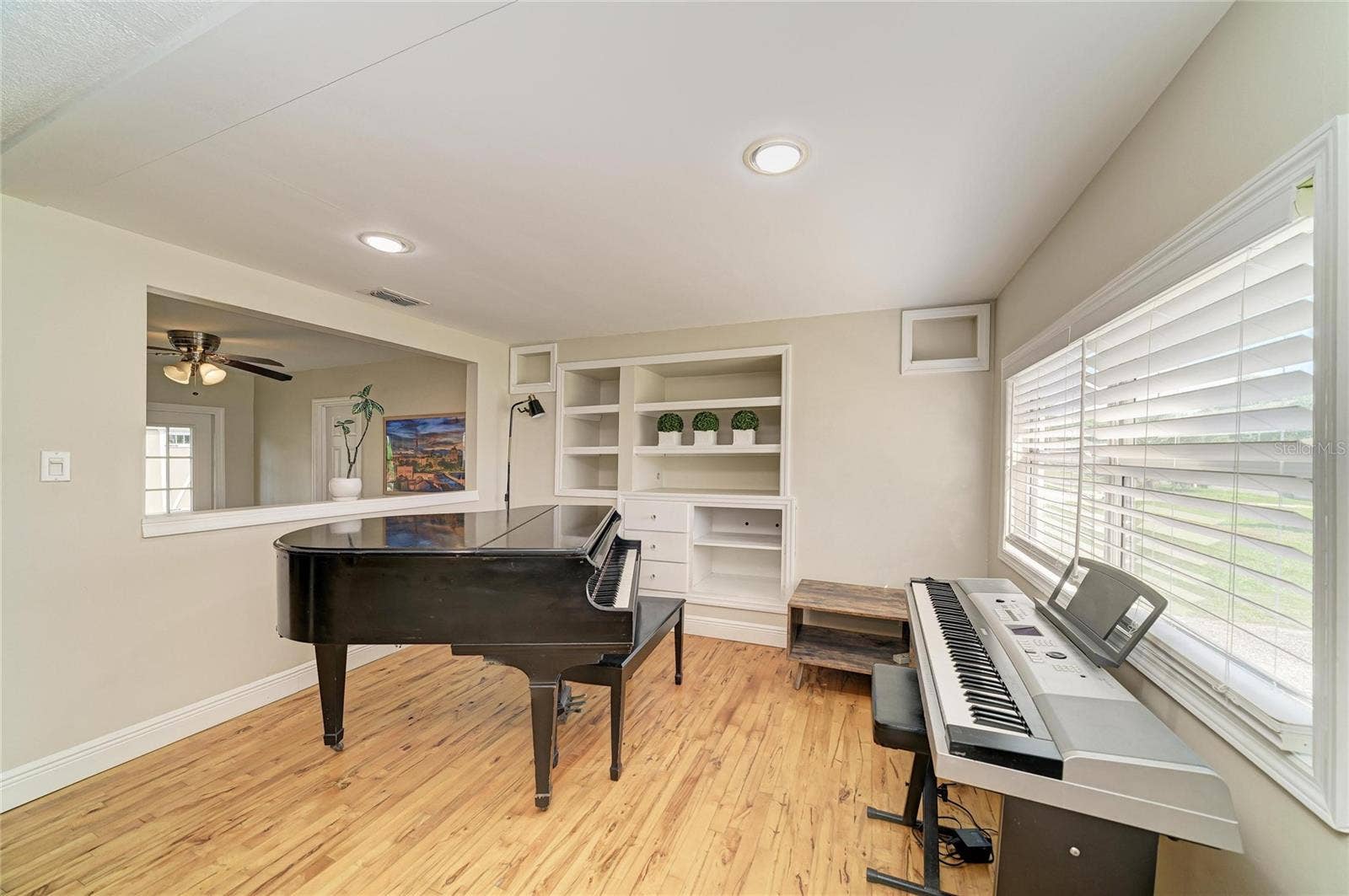 5271 43RD TERRACE N, St Petersburg, FL 33709 5271 43RD TERRACE N, St Petersburg, FL 33709
