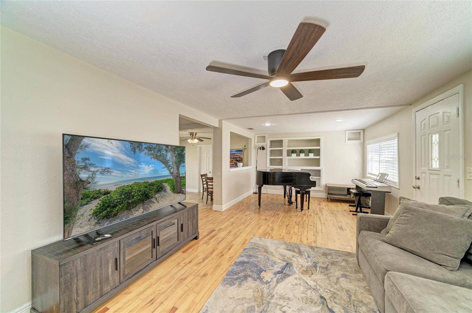 5271 43RD TERRACE N, St Petersburg, FL 33709 5271 43RD TERRACE N, St Petersburg, FL 33709