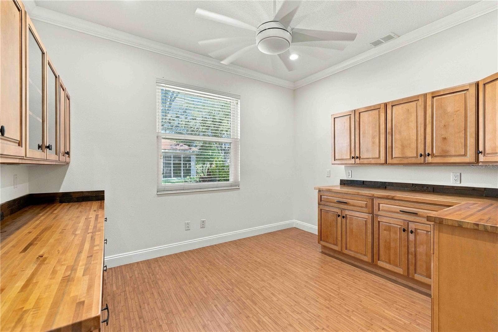 8216 ASHFORD FALLS COURT, Sarasota, FL 34243 Office with builtins