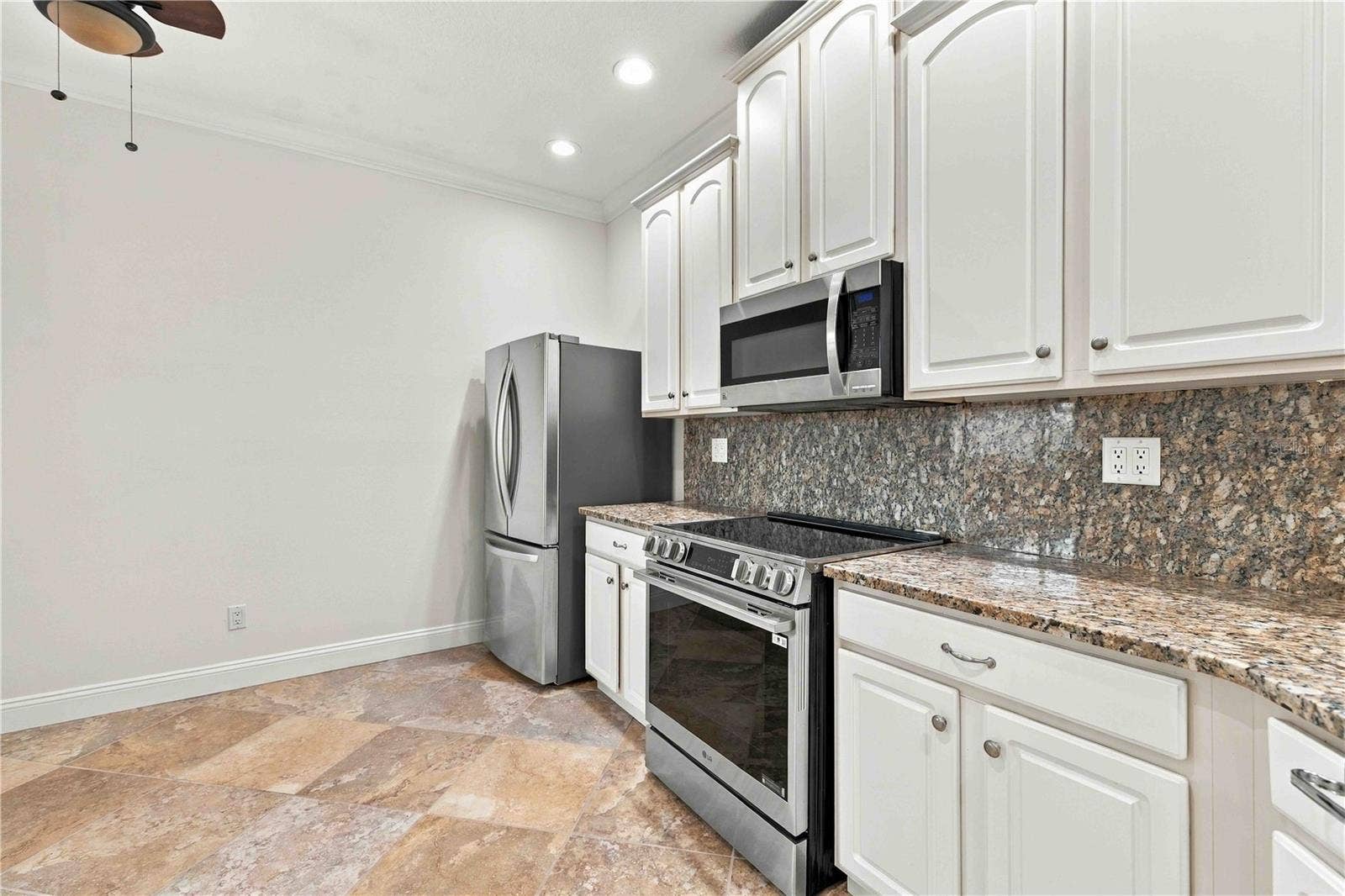 8216 ASHFORD FALLS COURT, Sarasota, FL 34243 8216 ASHFORD FALLS COURT, Sarasota, FL 34243