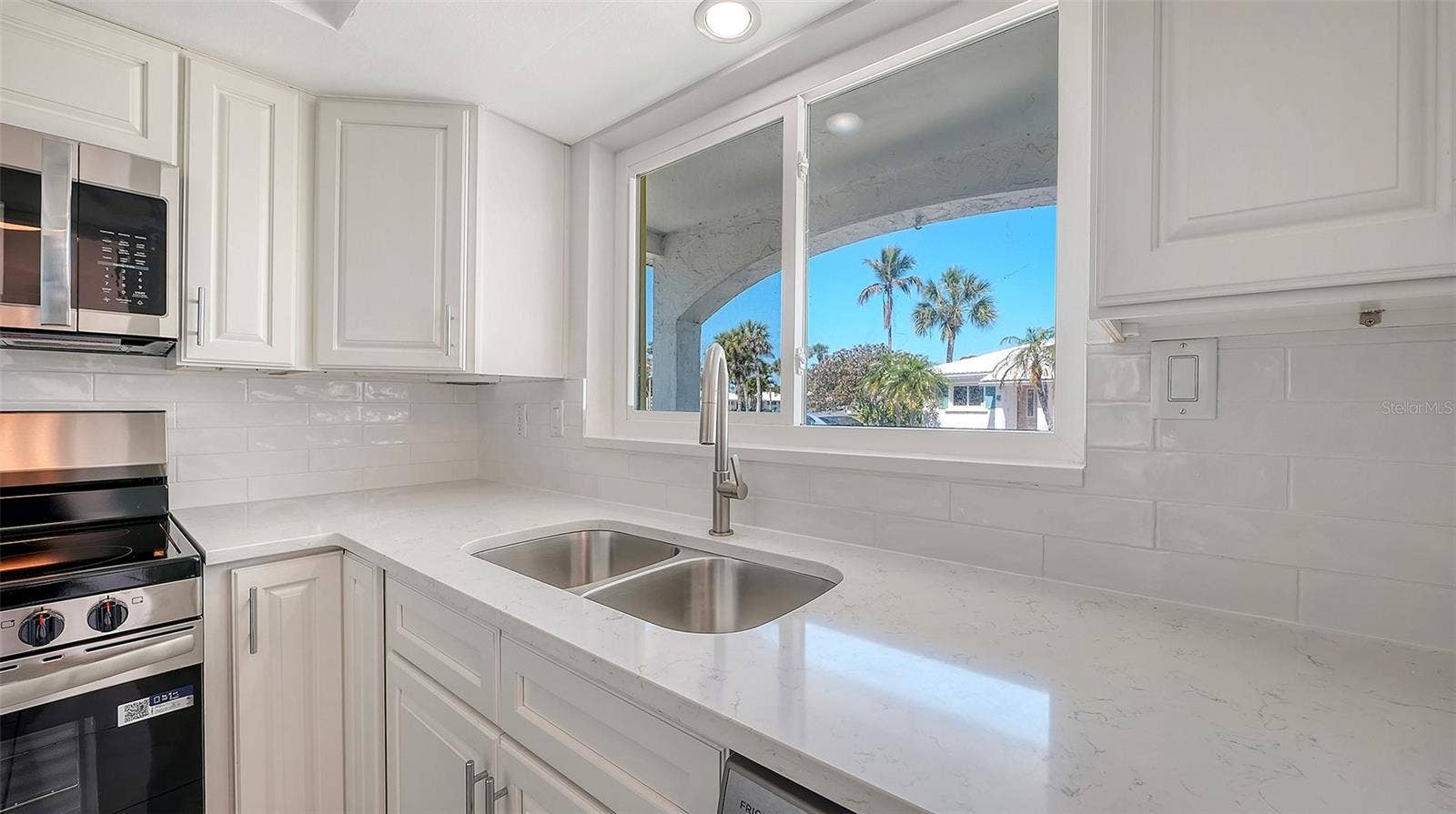 554 SPANISH DRIVE S, Longboat Key, FL 34228 554 SPANISH DRIVE S, Longboat Key, FL 34228
