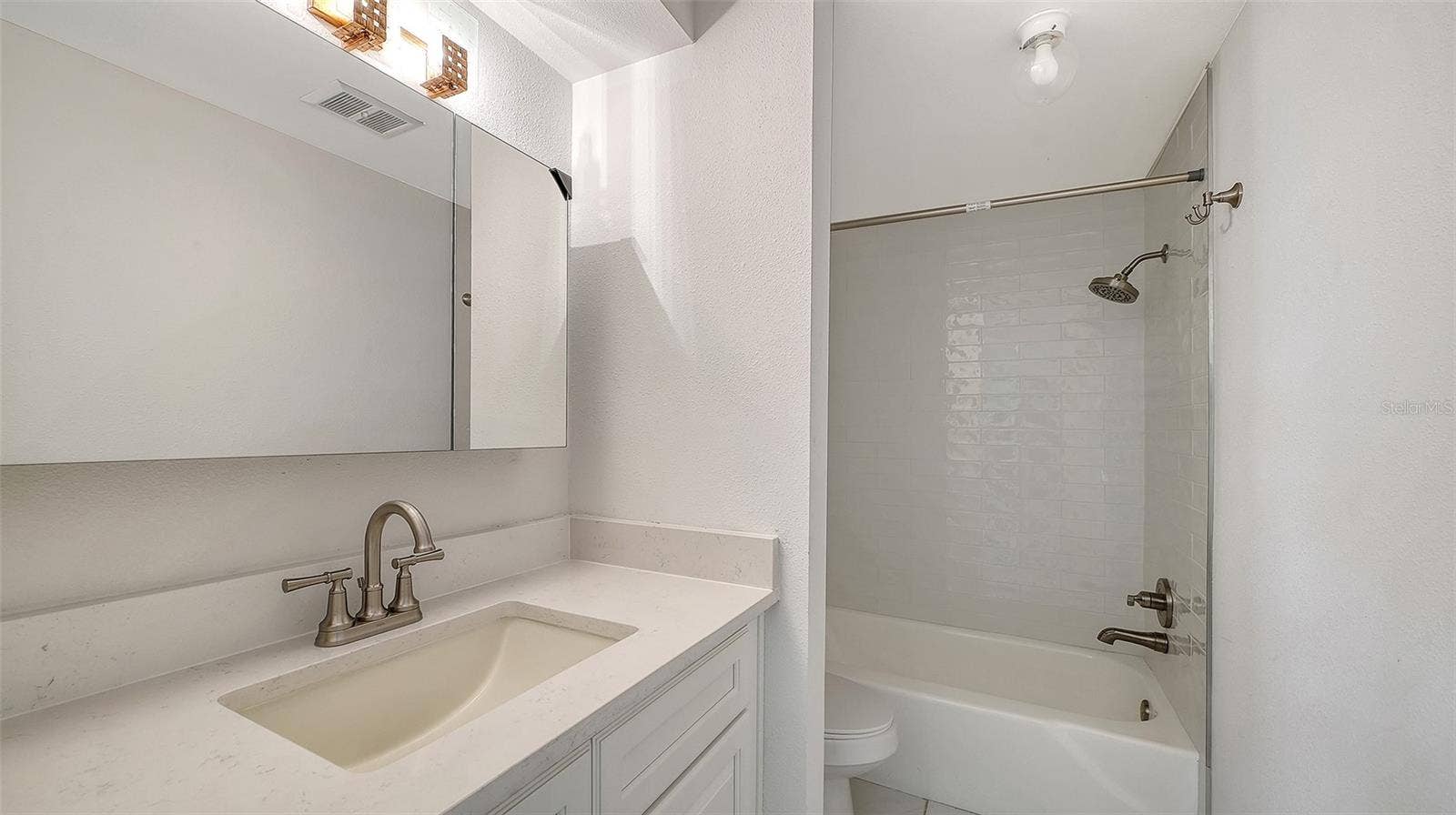 554 SPANISH DRIVE S, Longboat Key, FL 34228 554 SPANISH DRIVE S, Longboat Key, FL 34228
